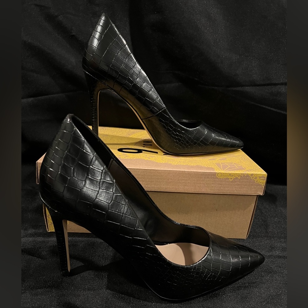 Mix No. 6 Black Pumps